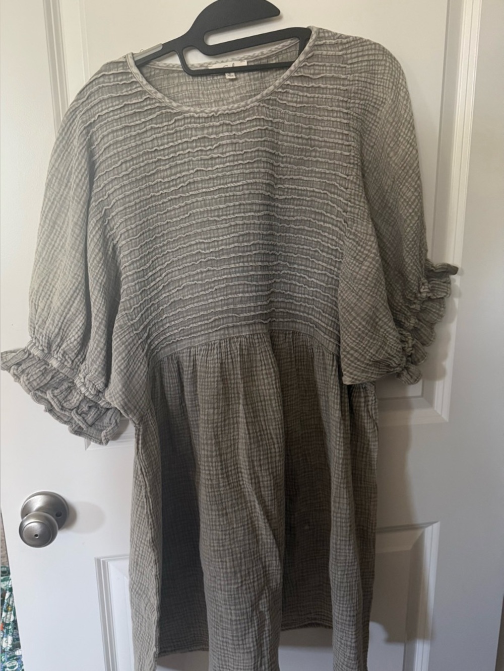 easel Light Gray Textured Gauze Top size S